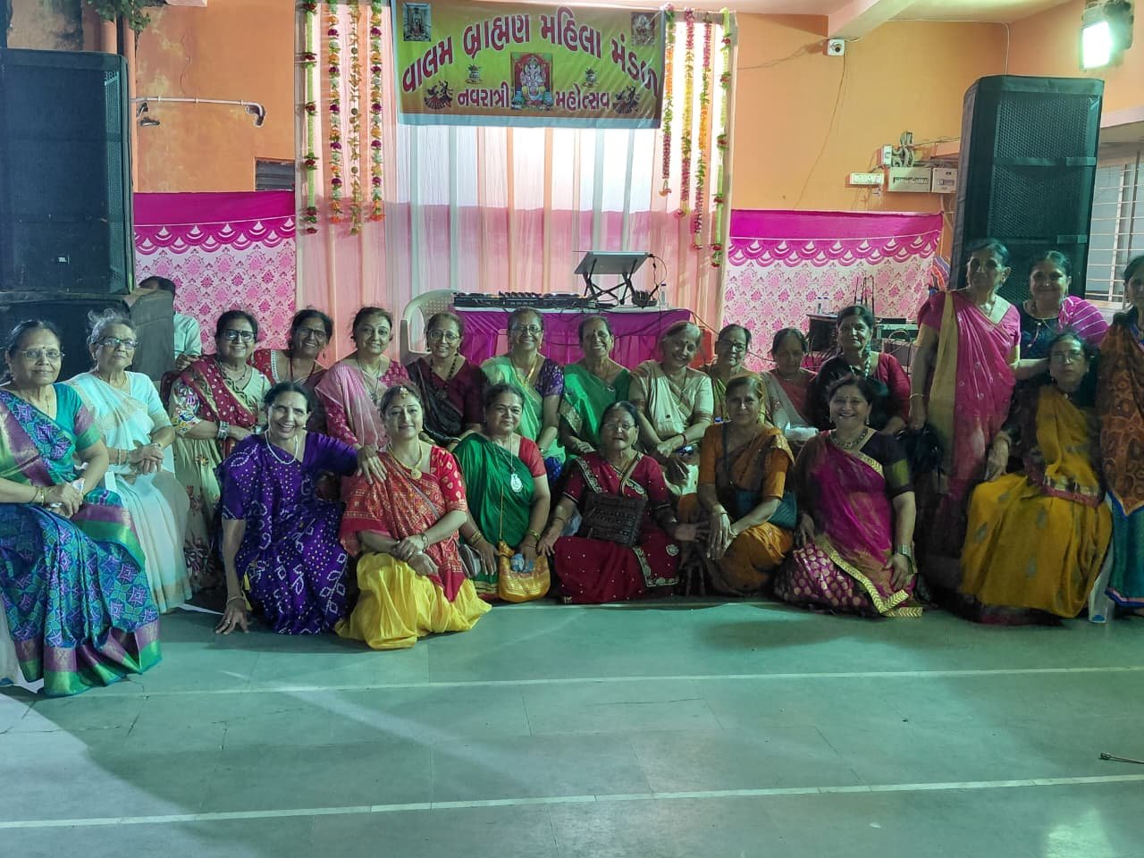 વાલમ બ્રાહ્મણ મહિલા મંડળ દ્વારા પારંપરિક ગરબા નું આયોજન